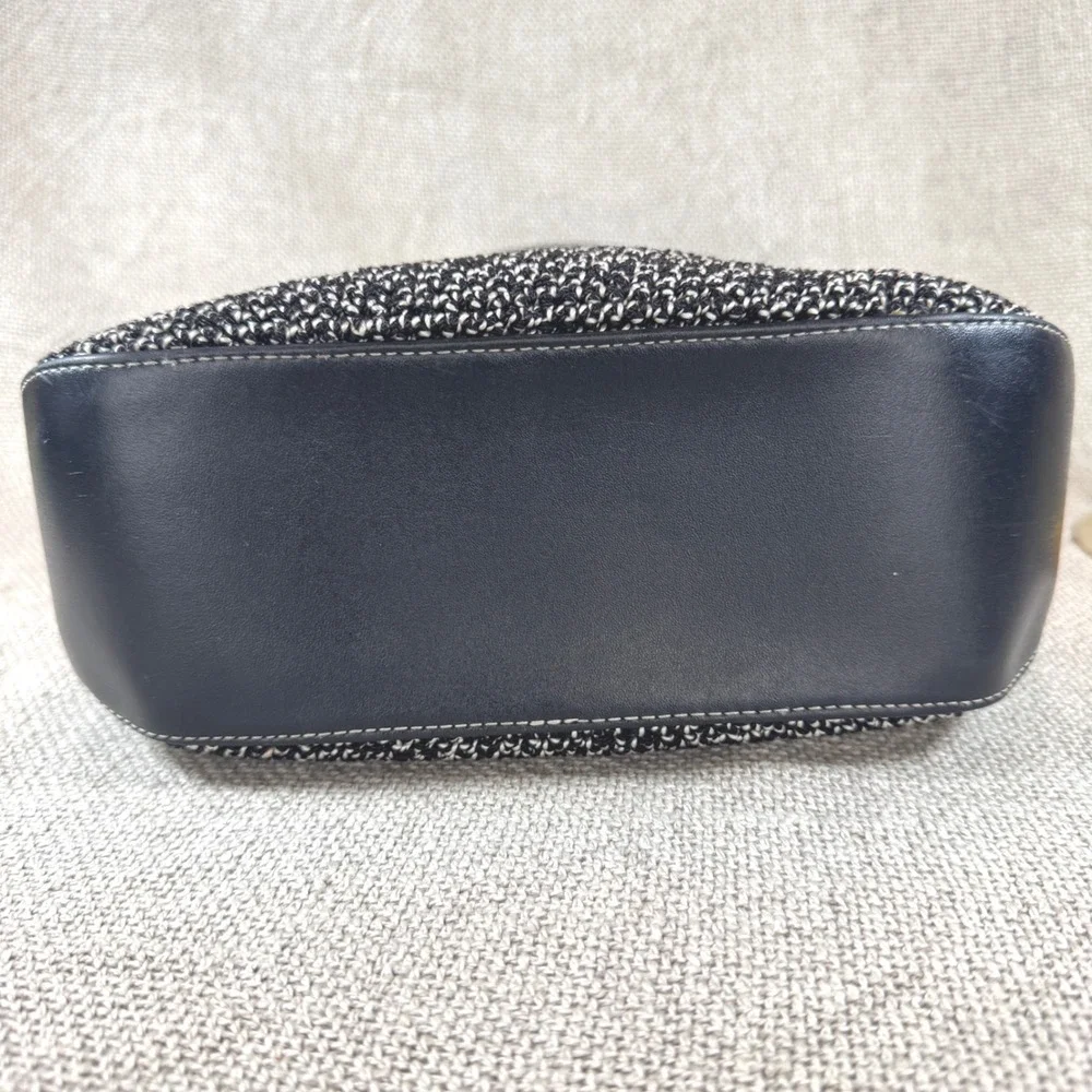 Early 2000s The Sak‎ Elliott Luca Knit Shoulder Bag Black White